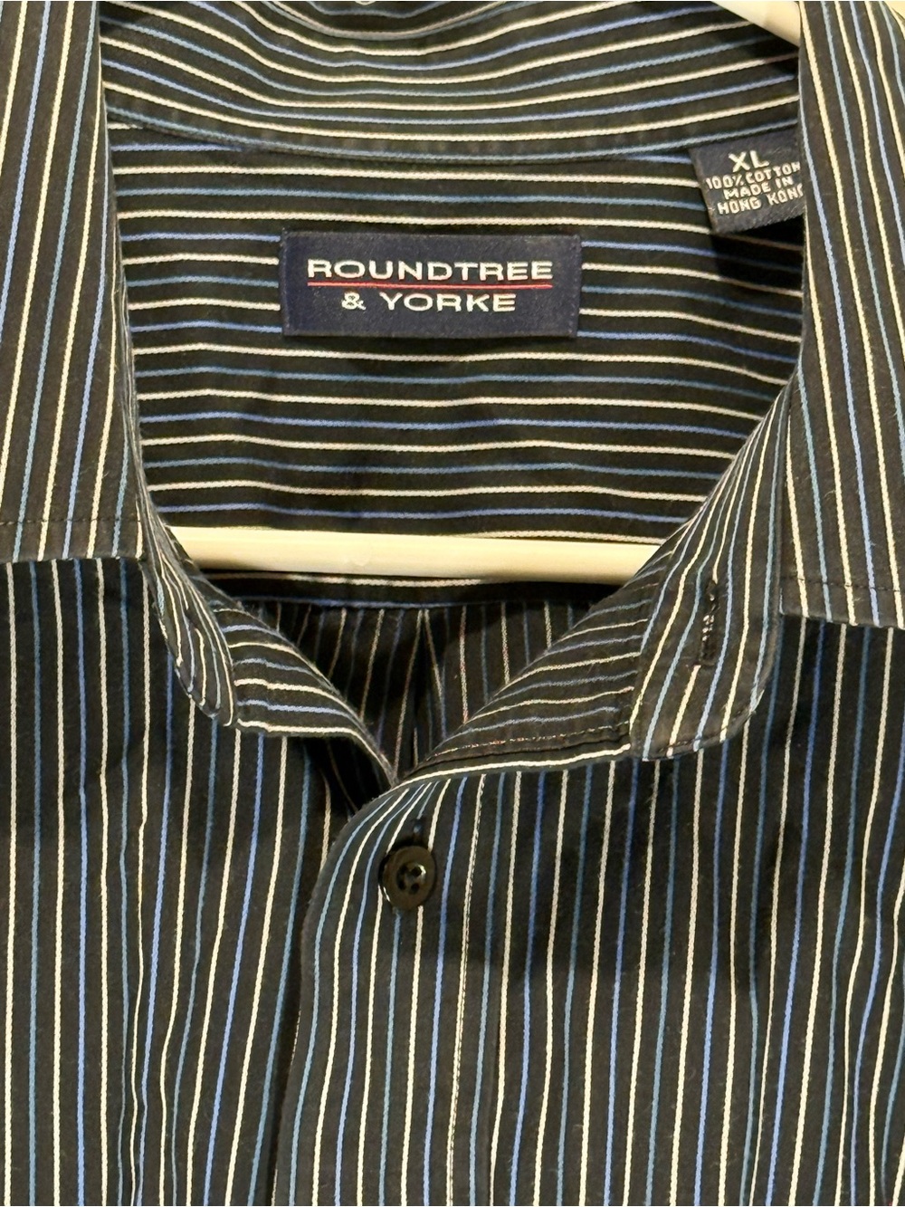 Roundtree & Yorke Black Button-Down Shirt with Blue and White Pinstripes